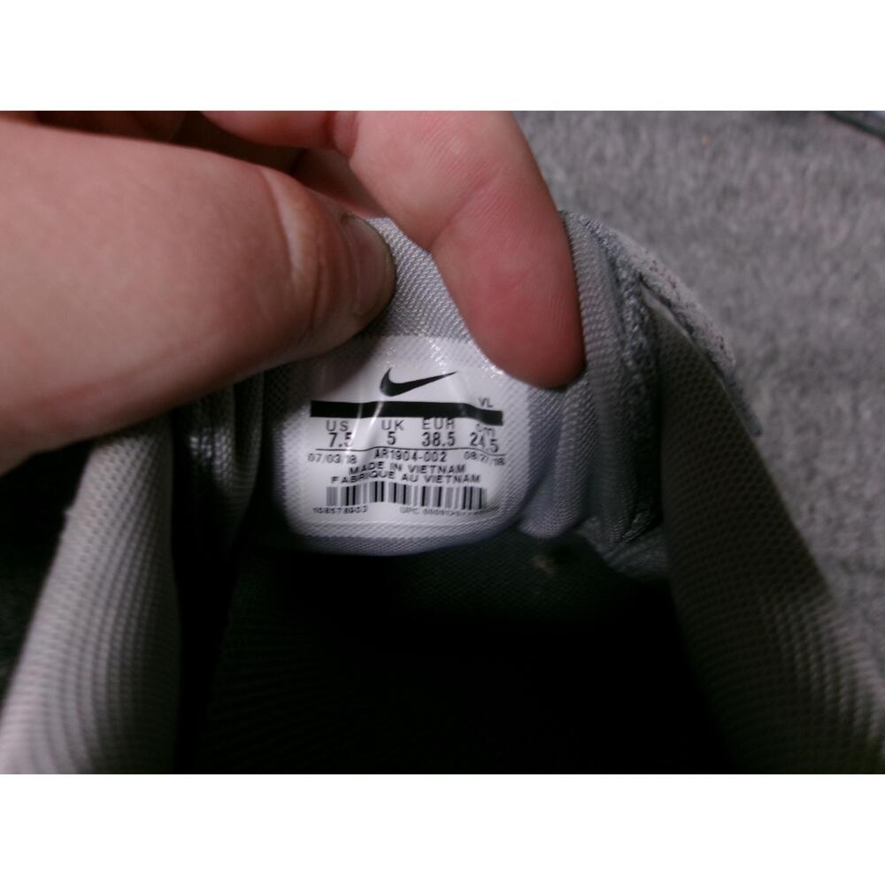Nike Shoes Womens US 7.5 Grey Running Speckled Midsole Run Swift SE AR1904-002 - Picture 6 of 10
